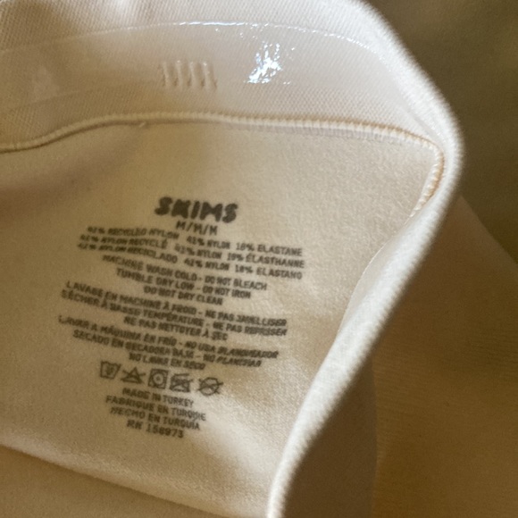 Skim’s - Picture 10 of 10